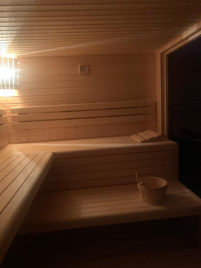 Apartman S Wellness Sluzbami Čerčany Bagian luar foto