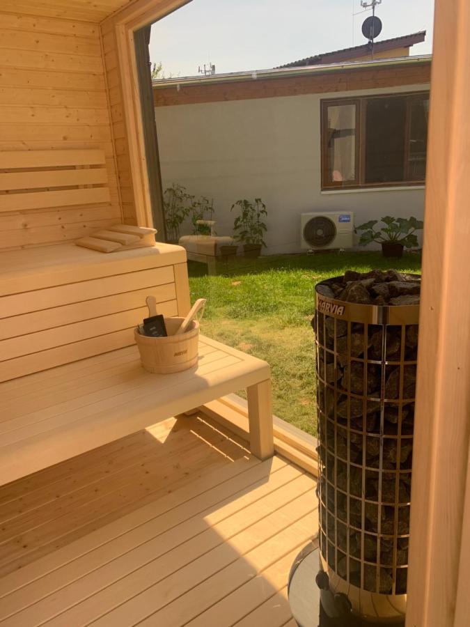 Apartman S Wellness Sluzbami Čerčany Bagian luar foto